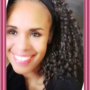 Meet your Posher, Rena